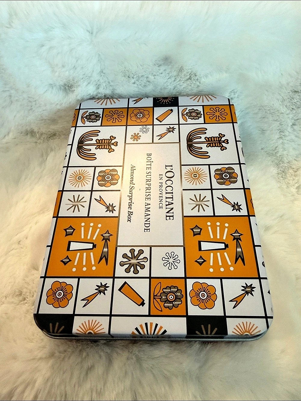 L'Occitane Hand Cream Collection Tin Gift Set - Picture 3 of 4